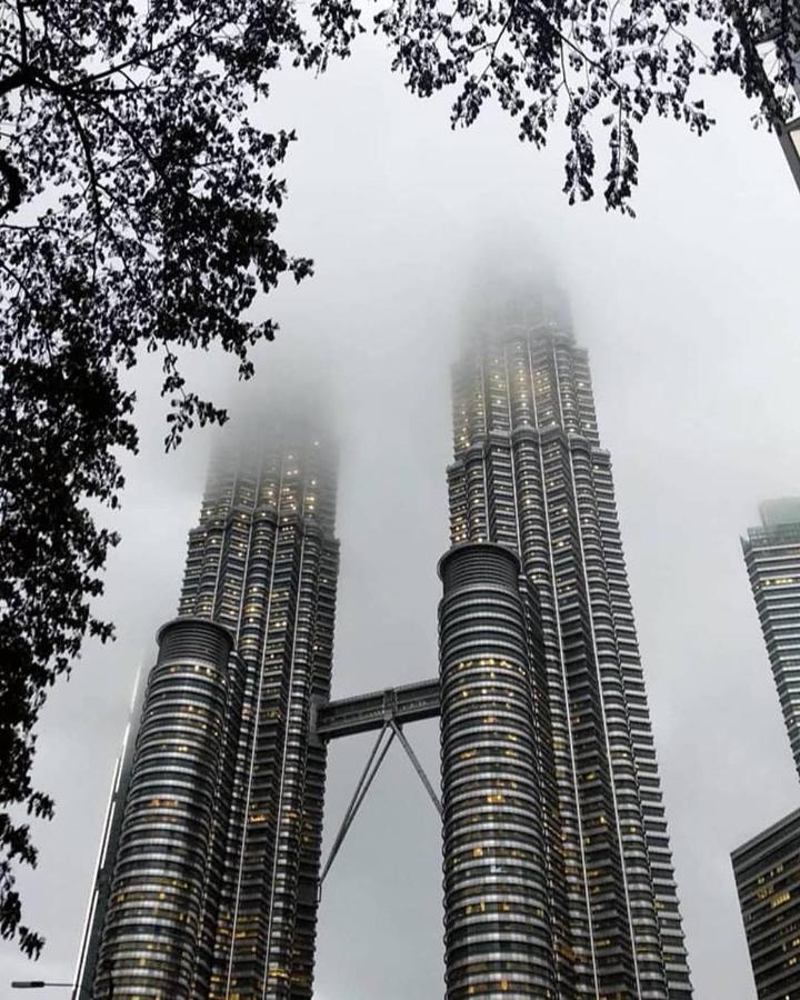 Twin Towers Dorms Hostel Kuala Lumpur Exterior photo